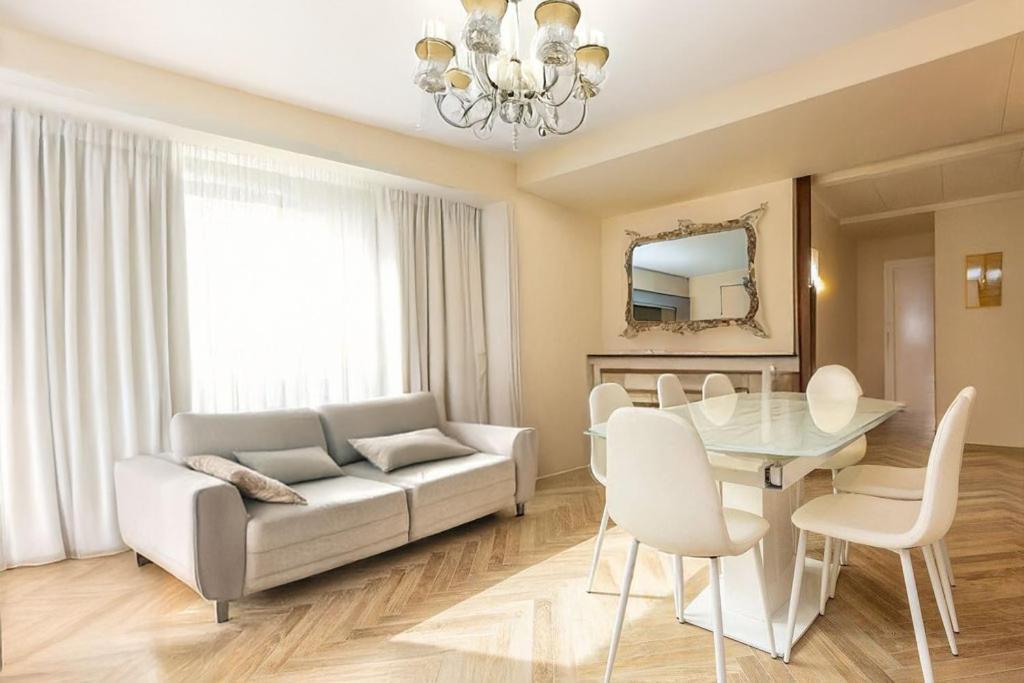 Realty Company Pantheon Apartment *